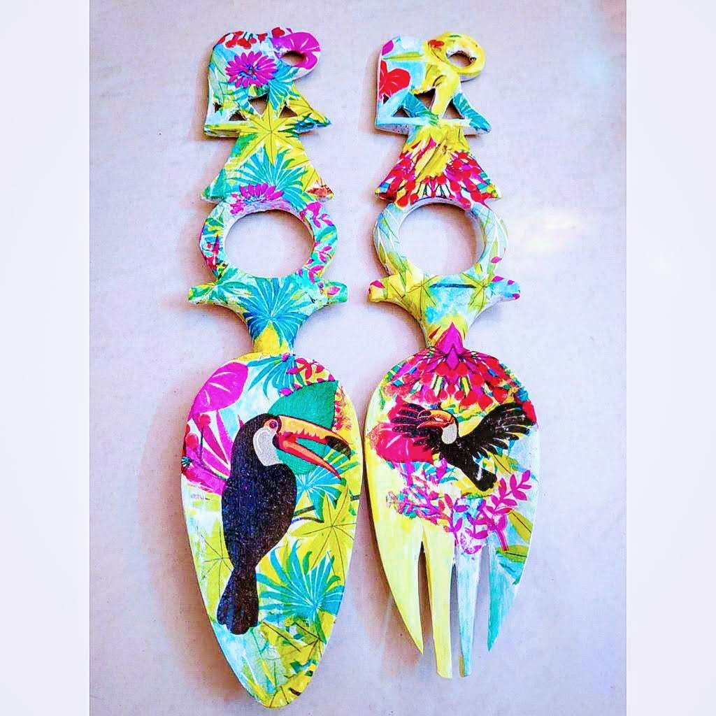 Wall decor spatula
