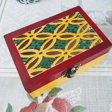 Decorative gift box